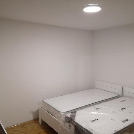 White Night Hotel Skopje Eksteriør billede