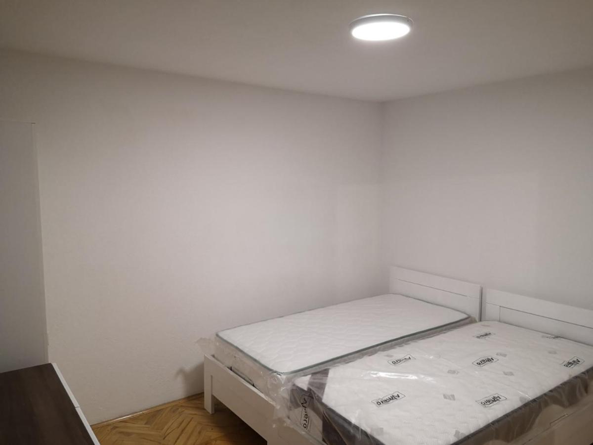 White Night Hotel Skopje Eksteriør billede