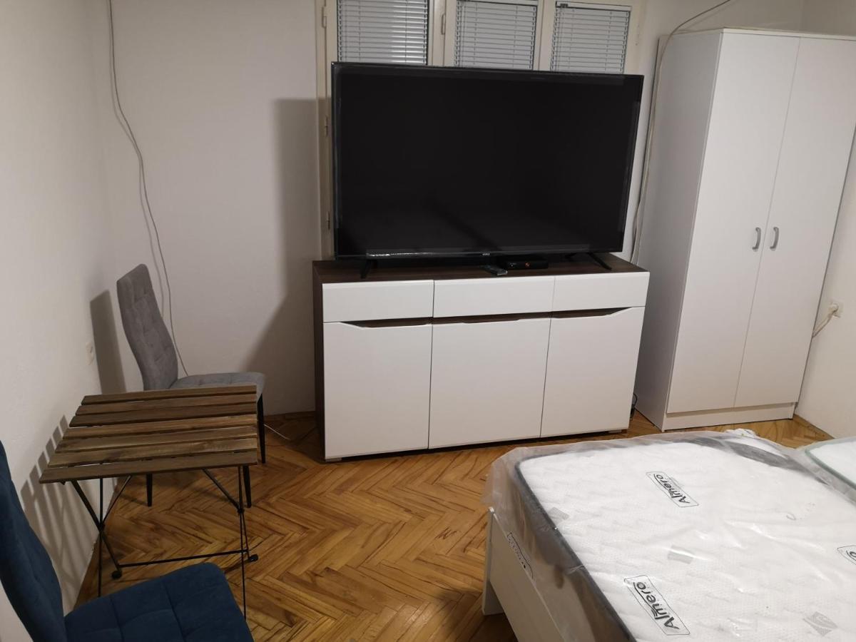 White Night Hotel Skopje Eksteriør billede